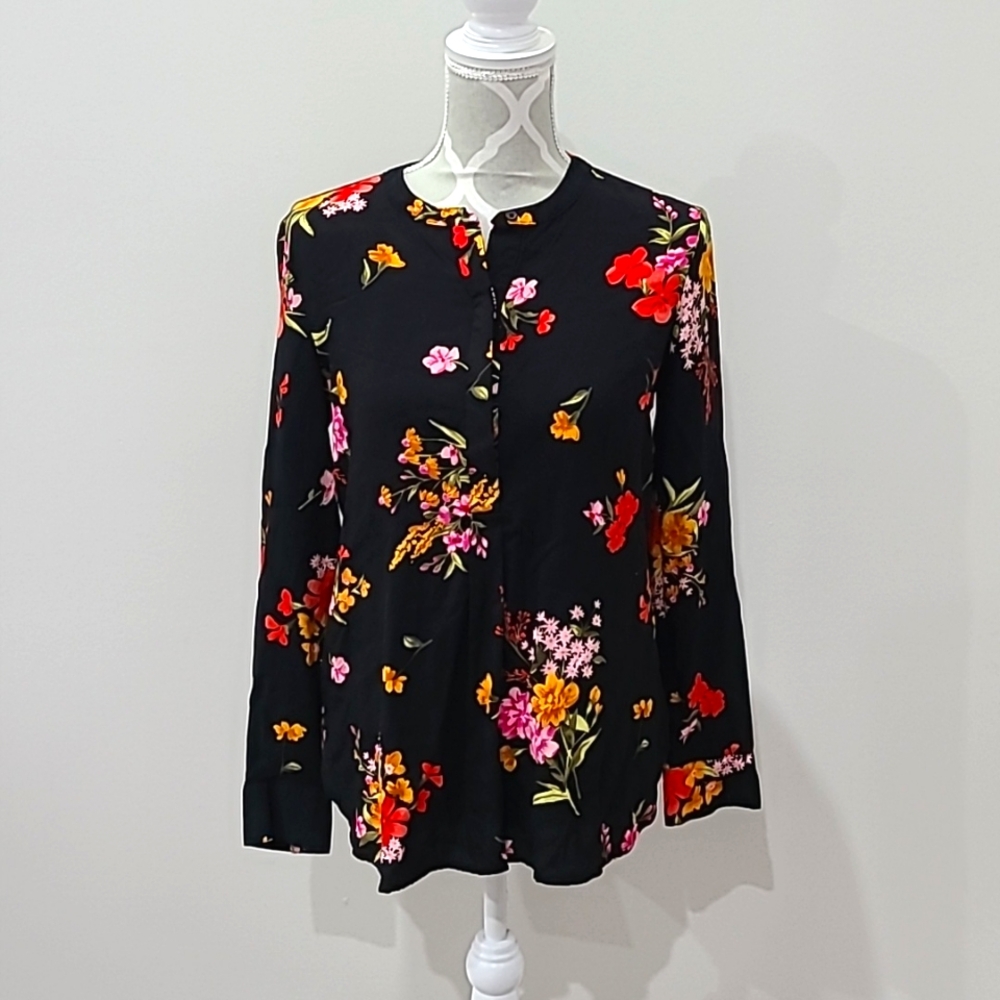 *2/10* Old Navy Floral Long Sleeved Top